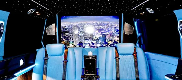 Mercedes Maybach - Ultra-luxury sedan for 1-4 passengers